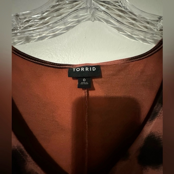 Torrid top v neck tie dye comfort boxy jersey knit, L - Picture 3 of 8